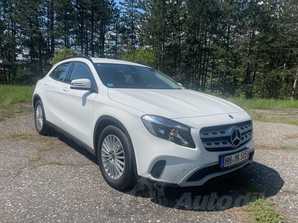 Mercedes Benz - GLA 200 - GLA 200 d