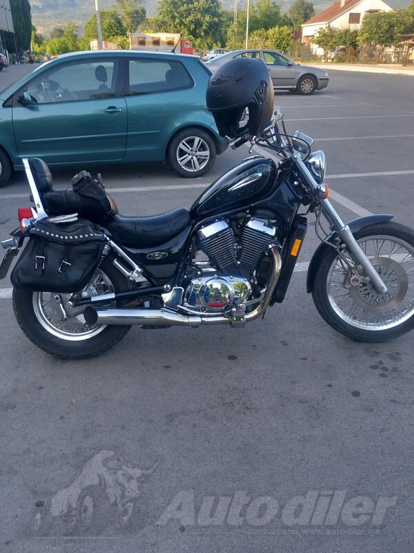 Suzuki - VS 800