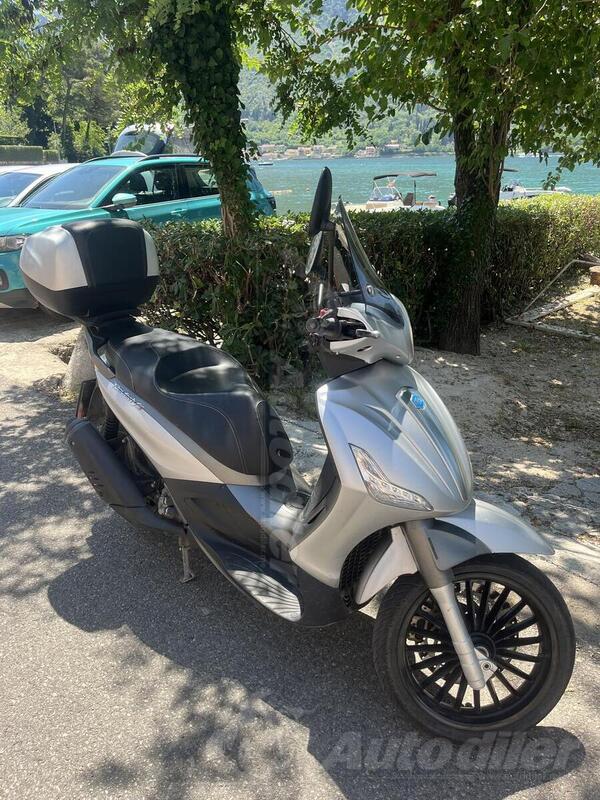 Piaggio - Beverly 300 s