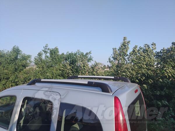 Krovni nosači, koferi, šatori i galerije