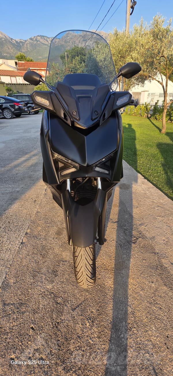 Yamaha - X max 300 high tech