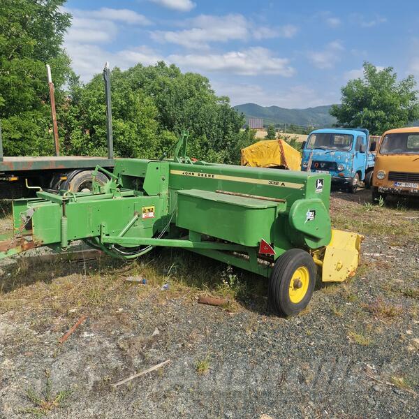 John Deere - 332