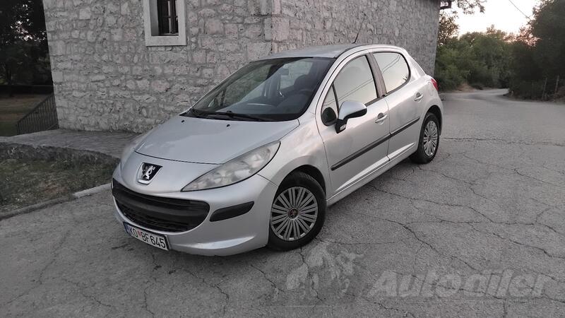 Peugeot - 207 - 1.4i