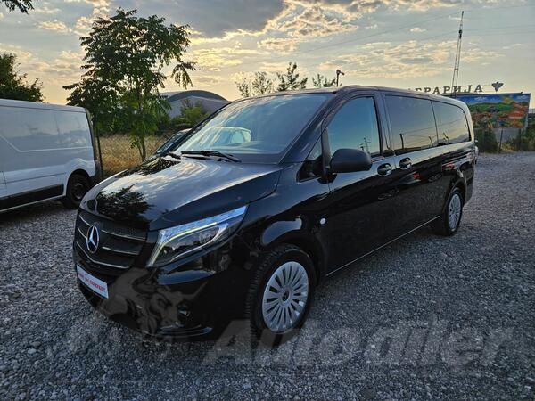 Mercedes Benz - V220