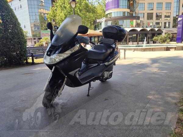 Piaggio - X8  125