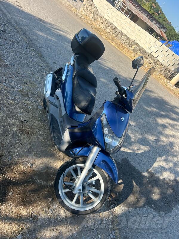 Piaggio - Beverly 250