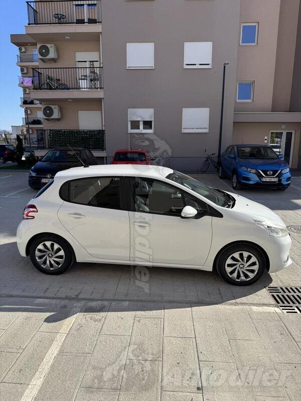 Peugeot - 208 - 1.4 HDI
