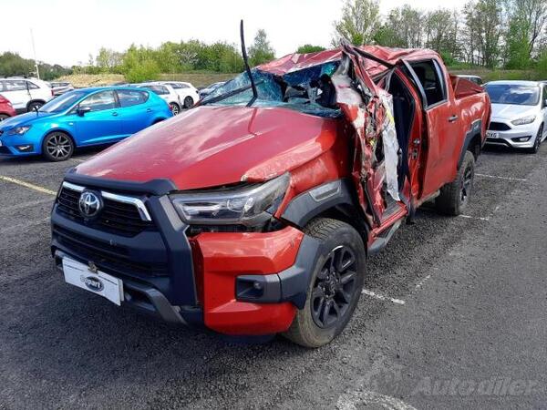 U djelovima Toyota - Hilux 2.8 D4D