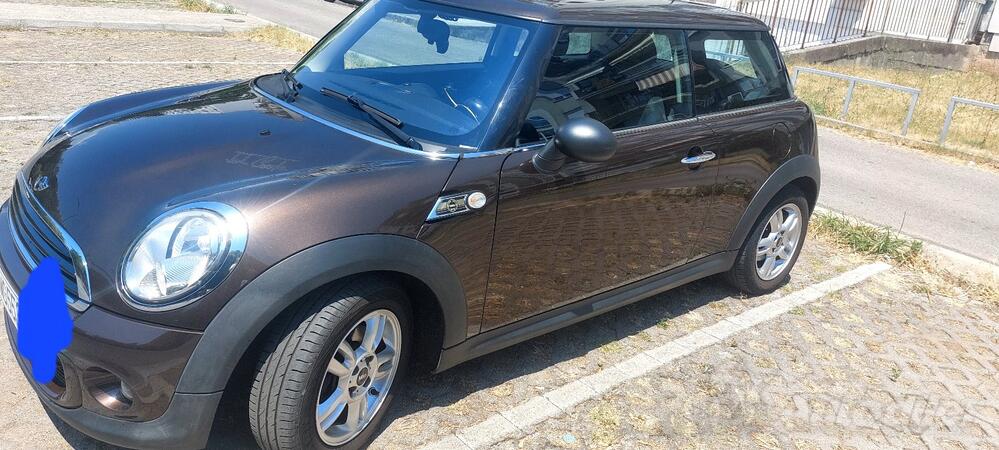 Mini - Cooper - 1.6 benz John Cooper