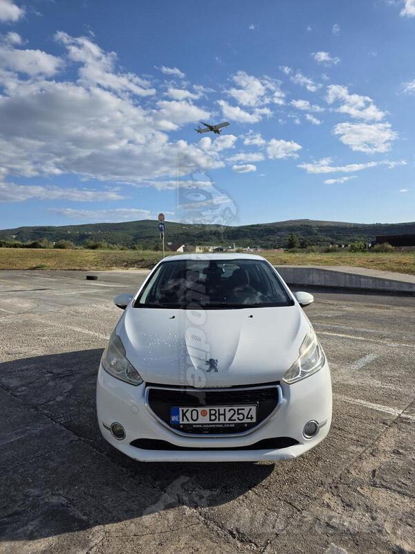Peugeot - 208 - 1.6 HDI
