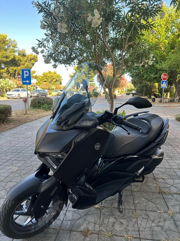 Yamaha - XMAX Tech Max