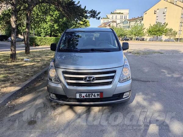 Hyundai - Starex 2.5 CRDI