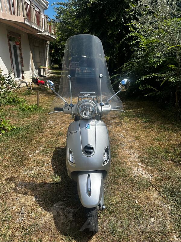 Piaggio - Vespa lx150ie