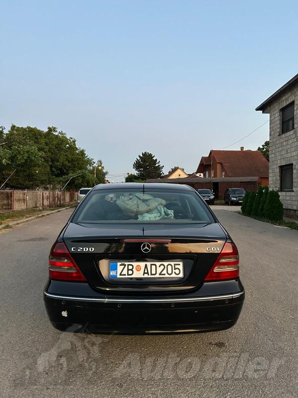Mercedes Benz - CE 200 - 2.2 cdi