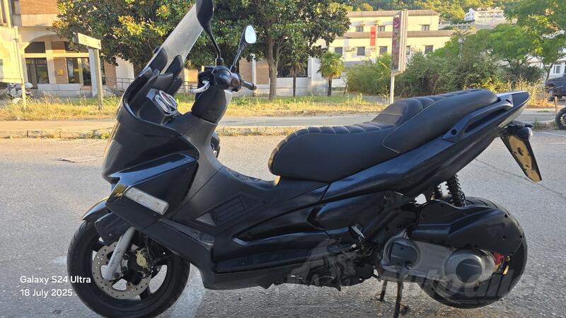 Gilera - Nexus 300