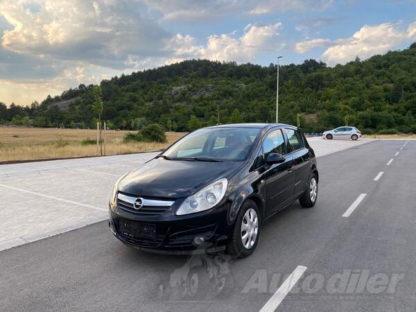 Opel - Corsa - 1,4 BENZIN