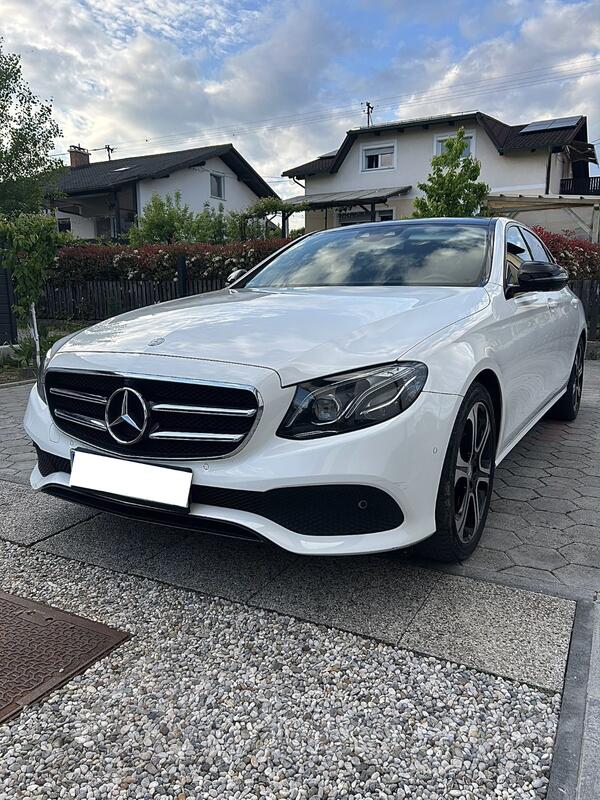 Mercedes Benz - E 220