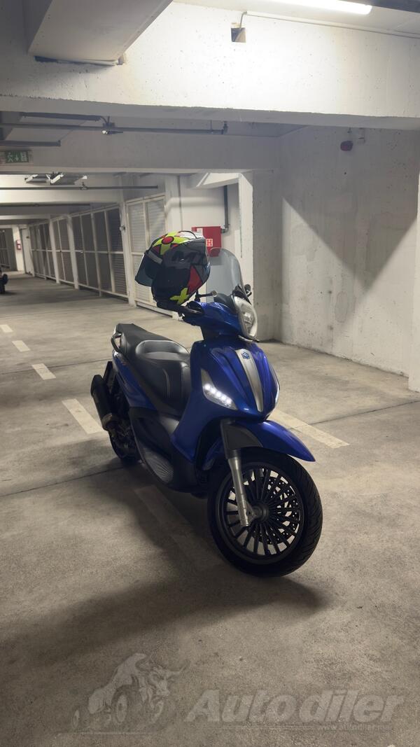 Piaggio - Beverly 300s
