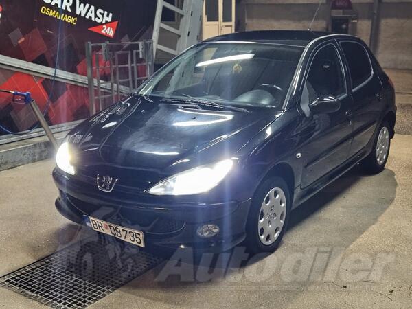 Peugeot - 206