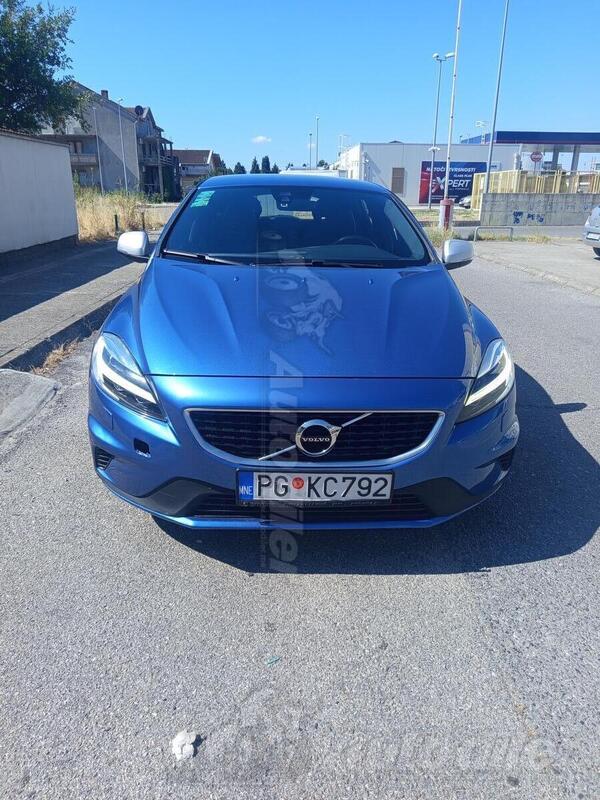 Volvo - V40 - D2