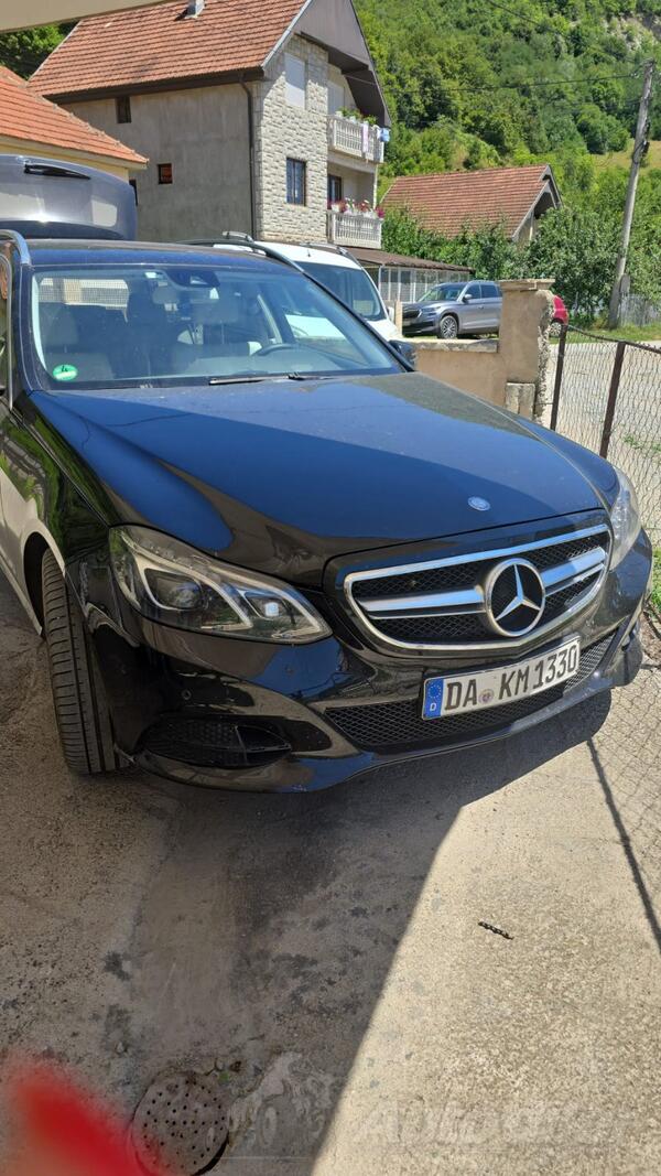 Mercedes Benz - E 220 - E220CDI