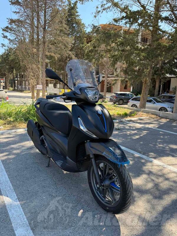 Piaggio - Beverly 400s