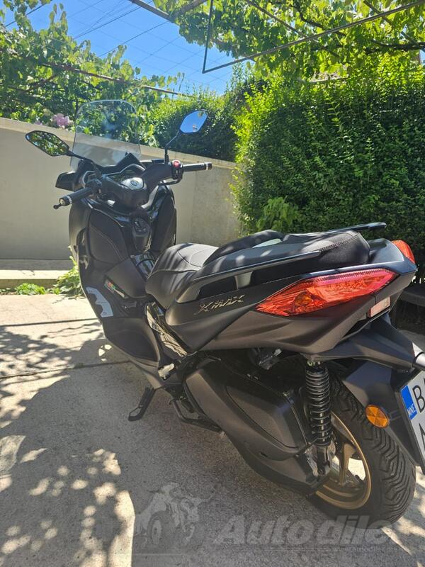 Yamaha - xmax300