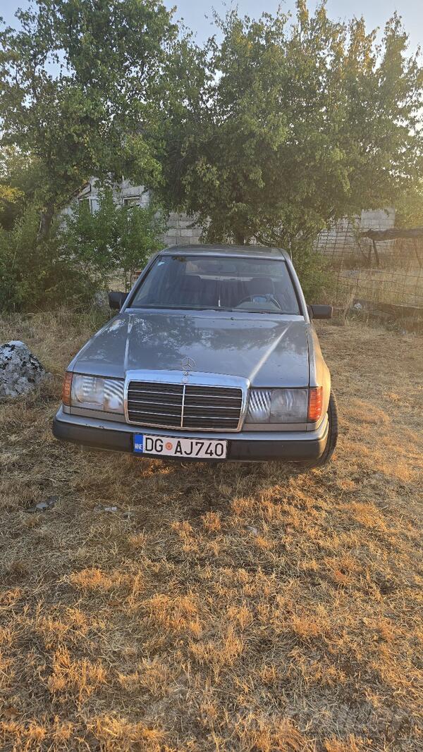 Mercedes Benz - E 200 - 200D