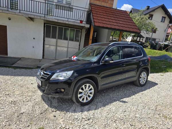 Volkswagen - Tiguan - 2.0 tdi