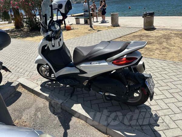 Piaggio - beverly 300