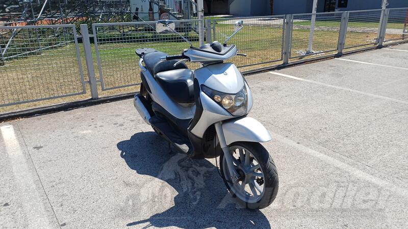 Piaggio - Beverly 250