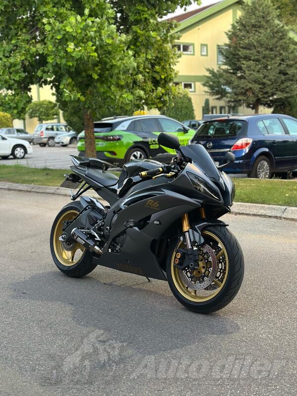 Yamaha - R6