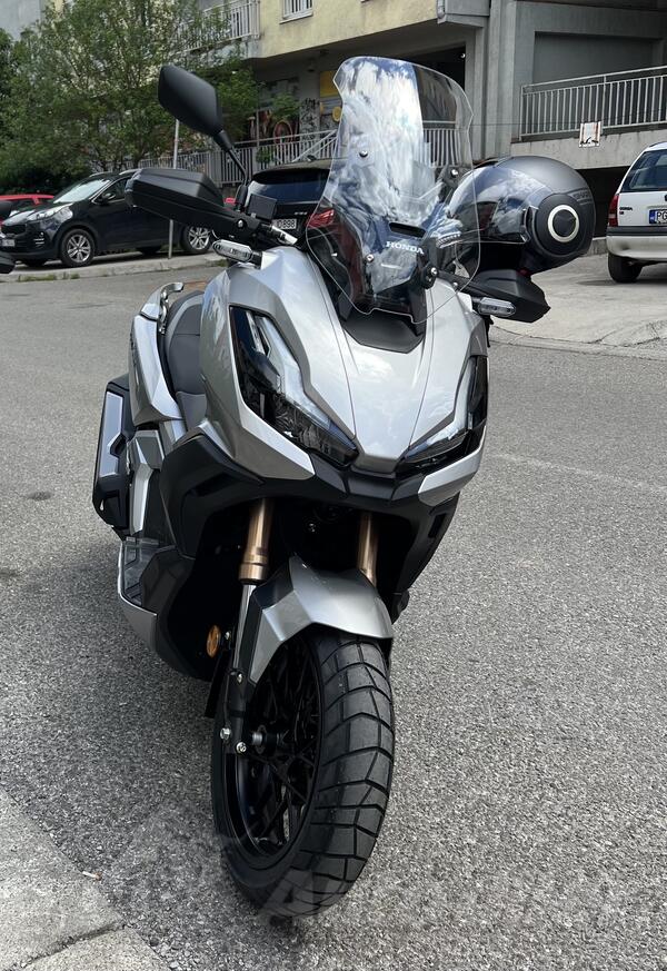 Honda - ADV
