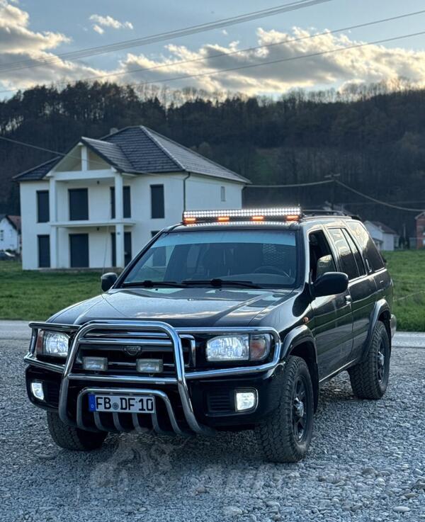Nissan - Pathfinder - 3.3 V6