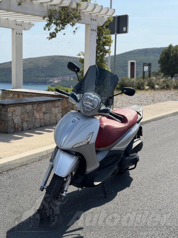 Piaggio - 350 Sport Touring