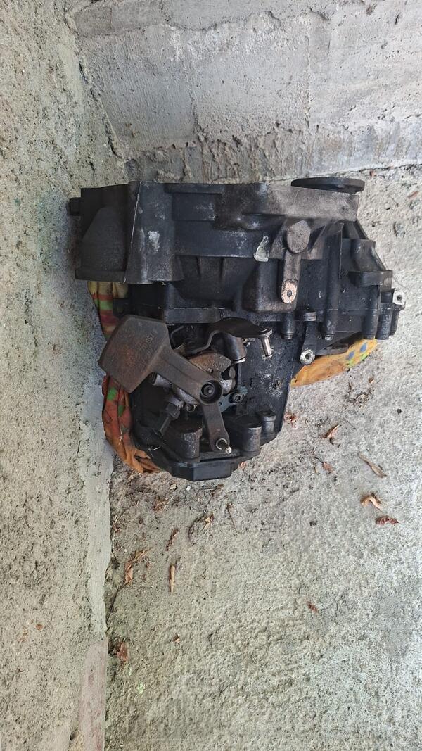 Mjenjači za Automobile - Volkswagen - Golf 5    - 2007