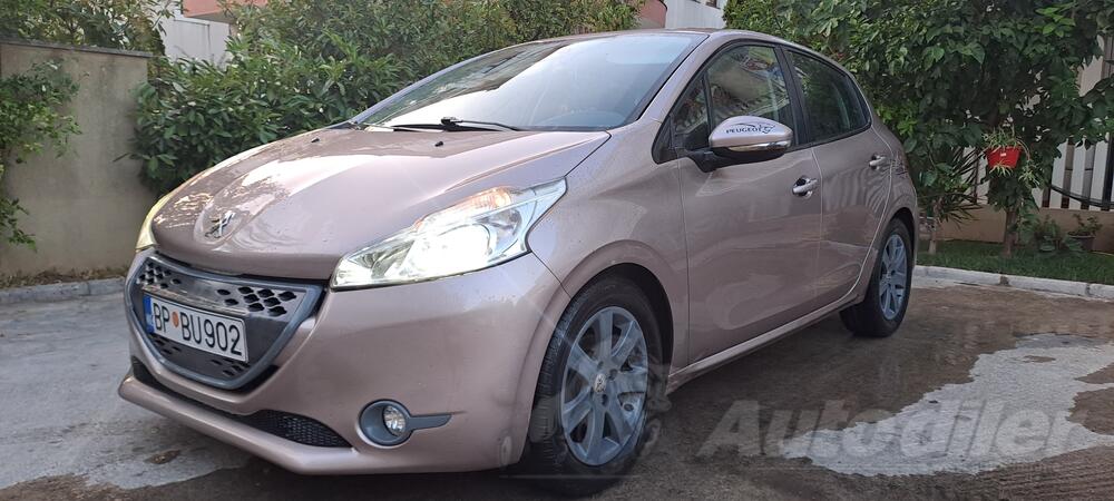 Peugeot - 208 - 1.4 e-hdi
