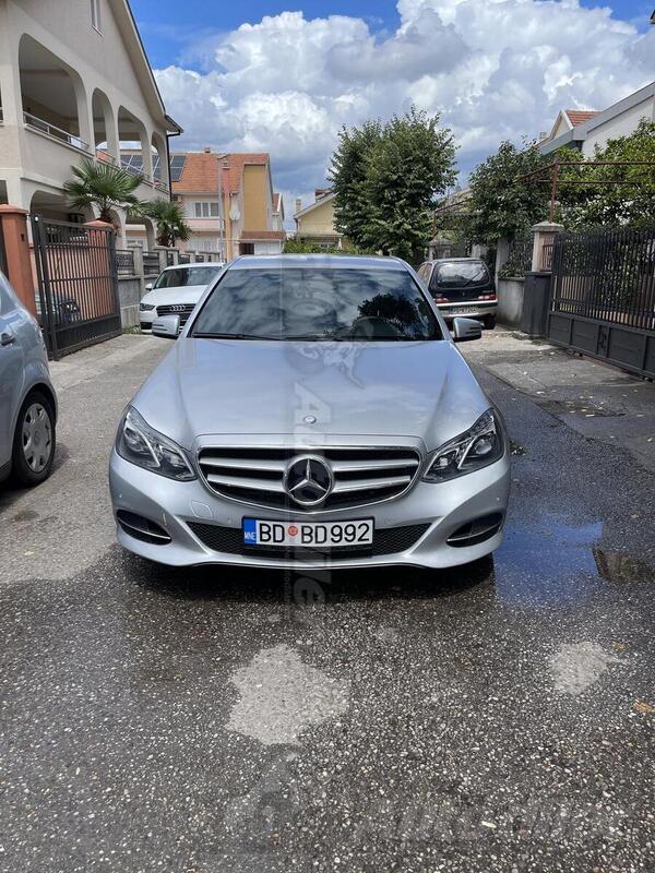 Mercedes Benz - E 220 - E 220