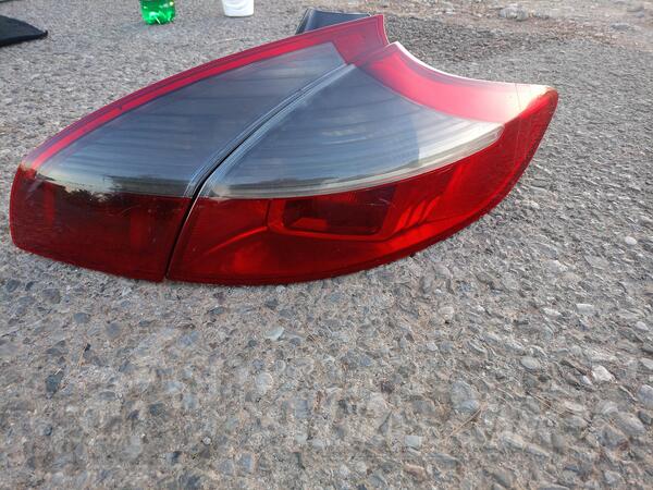 Lijevo stop svjetlo za Renault - Megane    - 2011