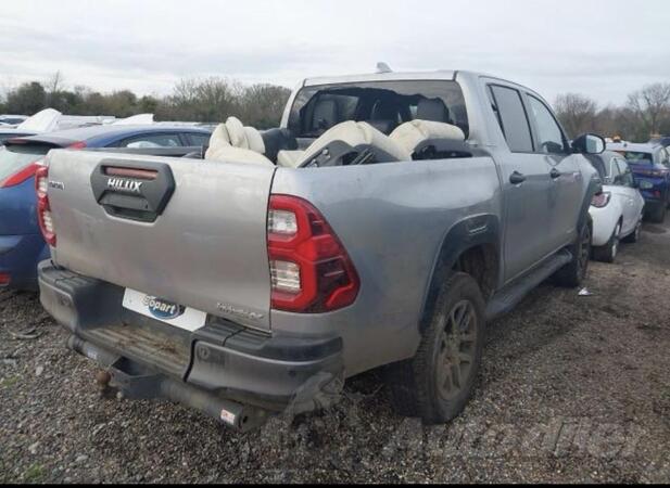 U djelovima Toyota - Hilux 2.8 D4D
