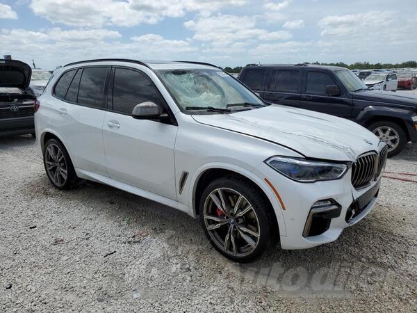 U djelovima BMW - X5 M50