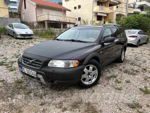 Volvo - XC 70 - 2.4 D5 cross country