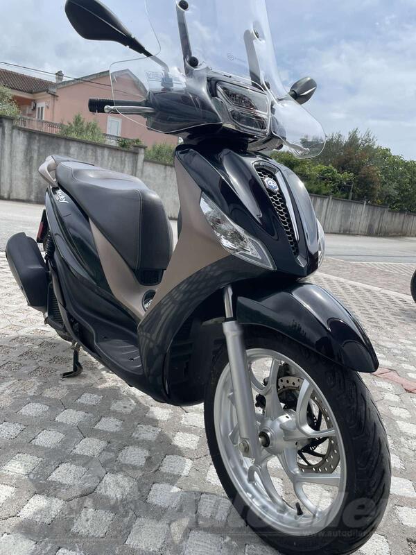 Piaggio - Medley 150