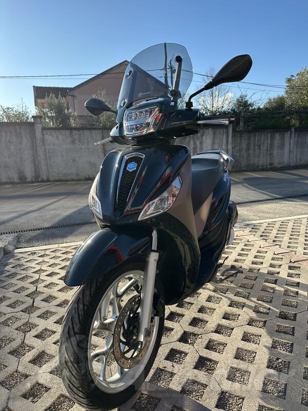 Piaggio - Medley 150