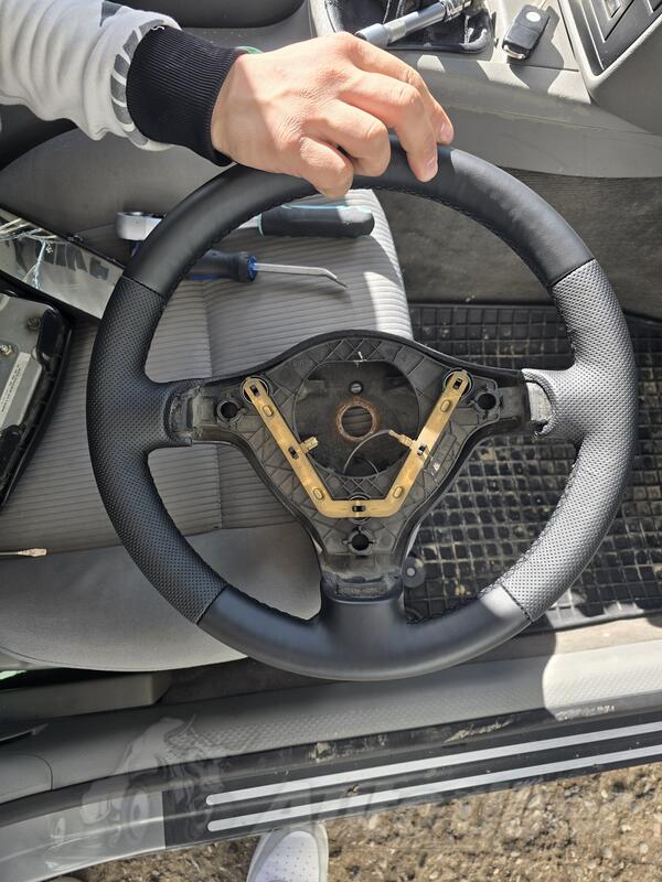 Volan za Passat god. 2003