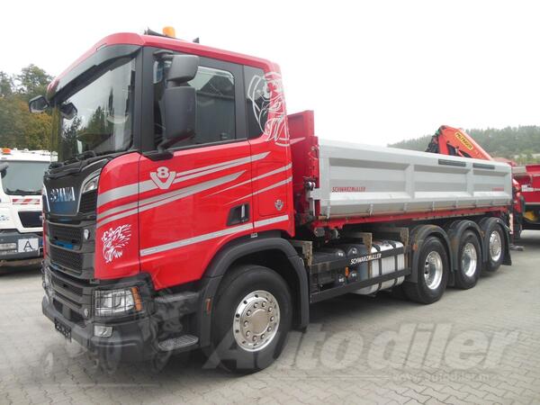 Scania - R 580 8X4 Ravna platforma + Kran PALFINGER PK 19.001