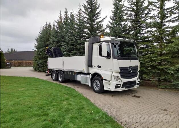 Mercedes Benz - Actros 2643 kamion sa ravnom platformom + Kran HIAB X-HIPRO 232 E-3