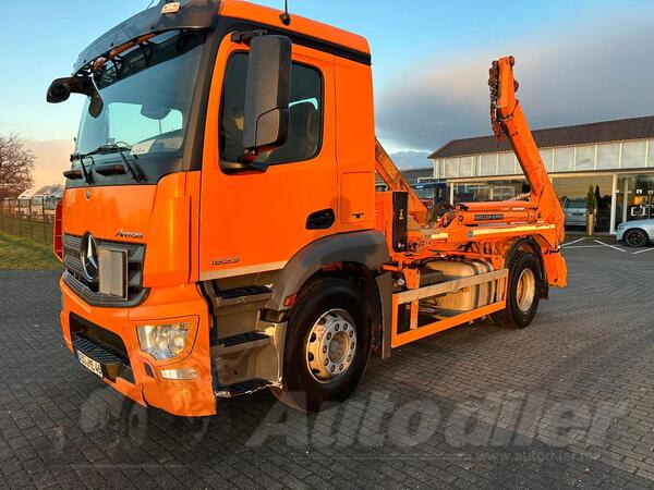 Mercedes Benz - Antos 1833 Autopodizač kontejnera