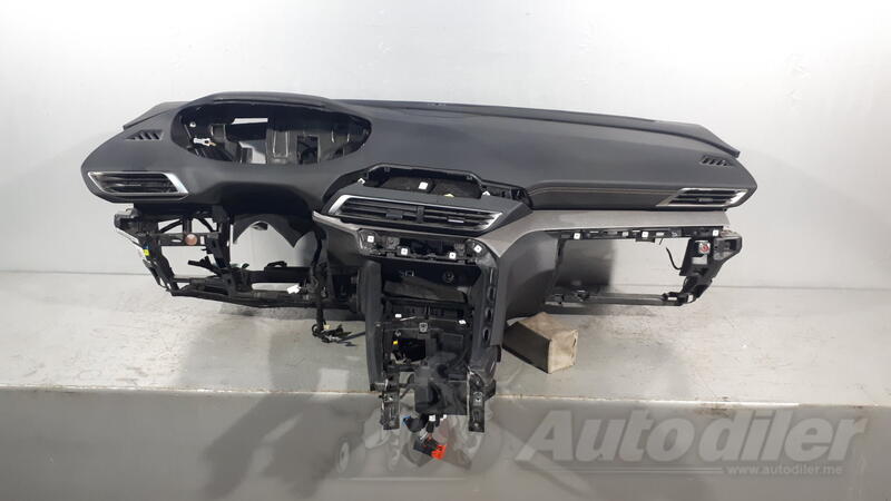 Instrument tabla za Automobile - Peugeot - 3008    - 2016-2020