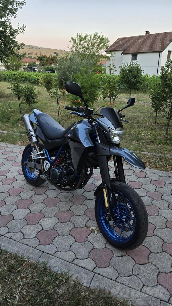 Yamaha - xt660x